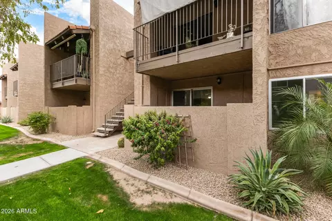 Exterior - 5525 E Thomas Rd #M16, Phoenix, AZ 85018 photo 1 of 11