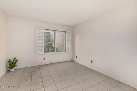 Bedroom - 5525 E Thomas Rd #M16, Phoenix, AZ 85018 photo 1 of 1