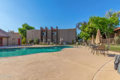 Exterior - 5525 E Thomas Rd #M16, Phoenix, AZ 85018 photo 6 of 11
