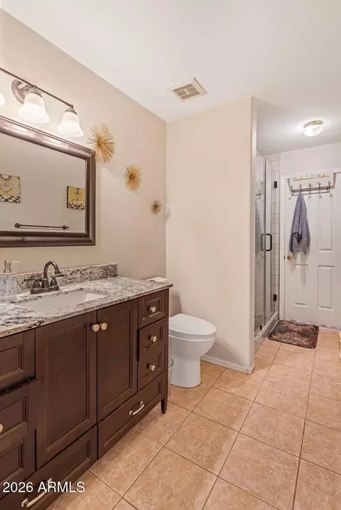 Bath - 456 N Opal St, Mesa, AZ 85207 photo 2 of 2