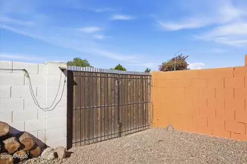 Exterior - 2222 W Maple Dr, Phoenix, AZ 85027 photo 5 of 6