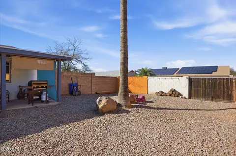 Exterior - 2222 W Maple Dr, Phoenix, AZ 85027 photo 4 of 6