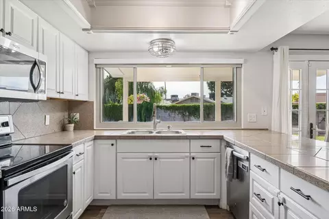 Kitchen - 4033 E Dahlia Dr, Phoenix, AZ 85032 photo 1 of 3