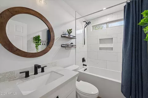 Bath - 4033 E Dahlia Dr, Phoenix, AZ 85032 photo 3 of 3