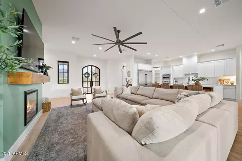 Living - 590 S Sun Rd, Apache Junction, AZ 85119 photo 2 of 3