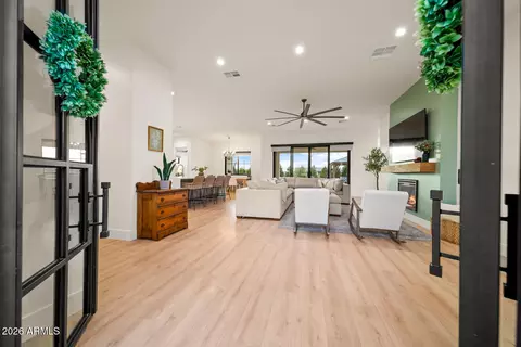 Entry Way - 590 S Sun Rd, Apache Junction, AZ 85119 photo 2 of 5