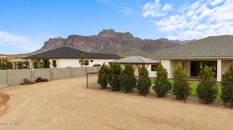 Exterior - 590 S Sun Rd, Apache Junction, AZ 85119 photo 8 of 17