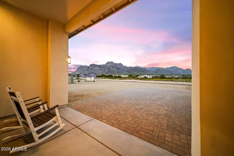 Exterior - 590 S Sun Rd, Apache Junction, AZ 85119 photo 3 of 17