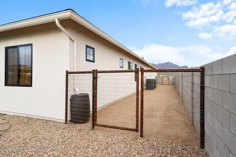 Exterior - 590 S Sun Rd, Apache Junction, AZ 85119 photo 9 of 17