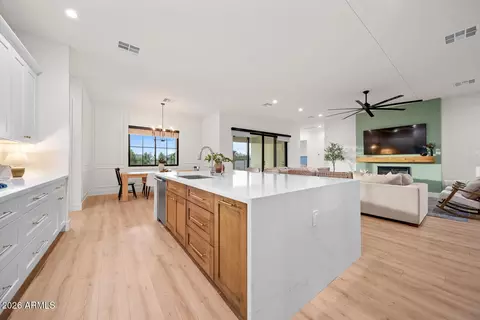Kitchen - 590 S Sun Rd, Apache Junction, AZ 85119 photo 3 of 7