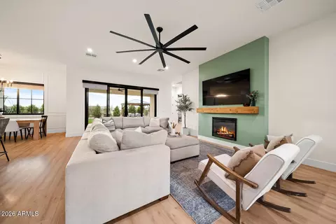 Living - 590 S Sun Rd, Apache Junction, AZ 85119 photo 1 of 3