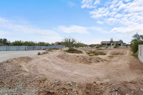 Exterior - 590 S Sun Rd, Apache Junction, AZ 85119 photo 14 of 17