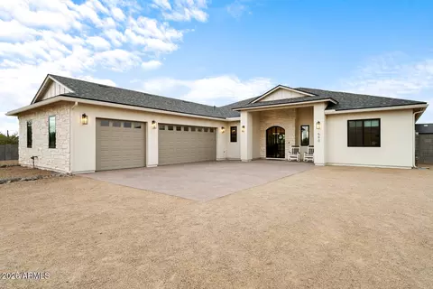 Exterior - 590 S Sun Rd, Apache Junction, AZ 85119 photo 6 of 17