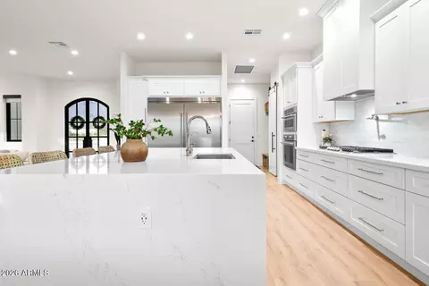 Kitchen - 590 S Sun Rd, Apache Junction, AZ 85119 photo 7 of 7
