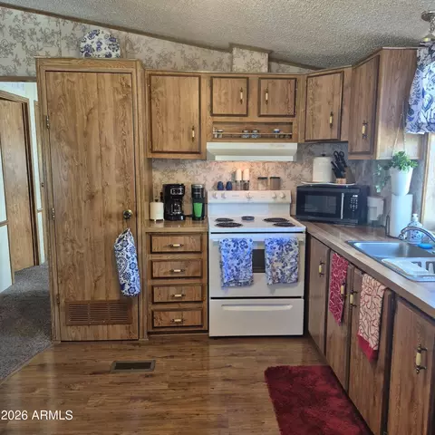 1980 S Hilton Rd, Apache Junction, AZ 85119 photo 9