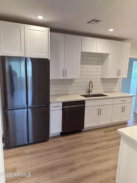 2545 N 29th Pl, Phoenix, AZ 85008