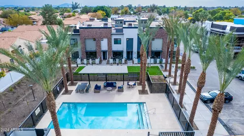 Exterior - 142 E Hearne Way, Gilbert, AZ 85234 photo 3 of 12