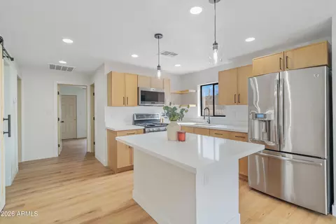4439 S 6th St, Phoenix, AZ 85040
