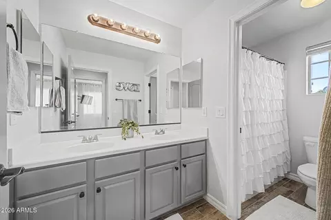 Bath - 2733 E Rakestraw Ln, Gilbert, AZ 85298 photo 5 of 5