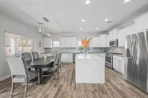 Kitchen - 2733 E Rakestraw Ln, Gilbert, AZ 85298 photo 2 of 3