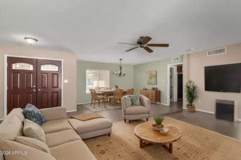4722 E Wintu Way, Phoenix, AZ 85044 photo 2