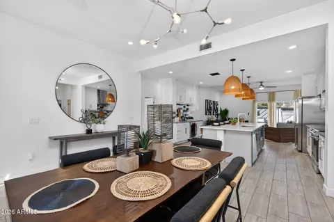 Dining - 1224 E Hayward Ave, Phoenix, AZ 85020 photo 6 of 8