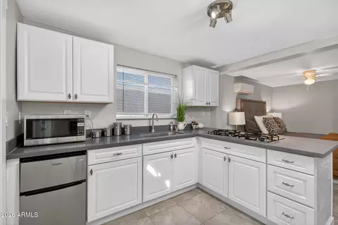 Kitchen - 1224 E Hayward Ave, Phoenix, AZ 85020 photo 12 of 19