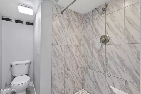 Bath - 1224 E Hayward Ave, Phoenix, AZ 85020 photo 8 of 13