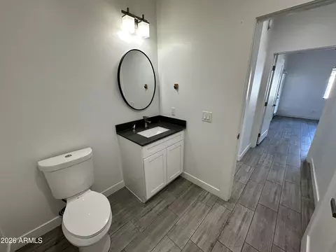 Bath - 1224 E Hayward Ave, Phoenix, AZ 85020 photo 6 of 13