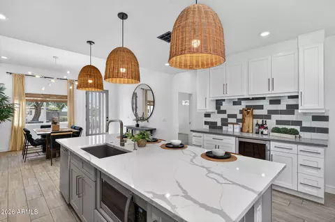Kitchen - 1224 E Hayward Ave, Phoenix, AZ 85020 photo 16 of 19