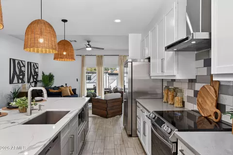 Kitchen - 1224 E Hayward Ave, Phoenix, AZ 85020 photo 15 of 19