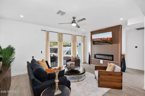 Living - 1224 E Hayward Ave, Phoenix, AZ 85020 photo 17 of 18
