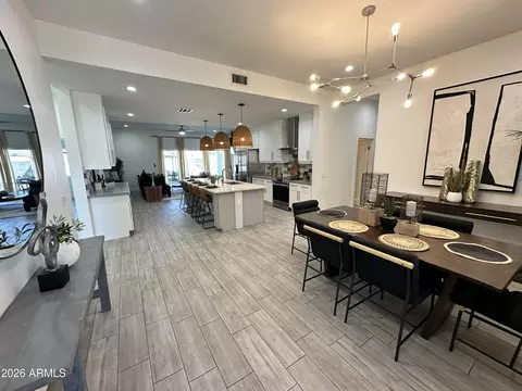 Dining - 1224 E Hayward Ave, Phoenix, AZ 85020 photo 1 of 8