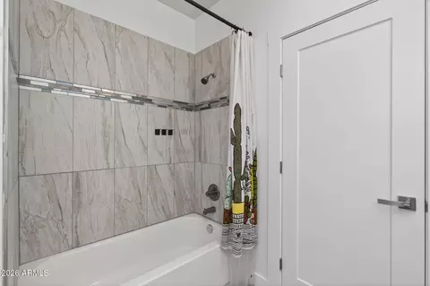 Bath - 1224 E Hayward Ave, Phoenix, AZ 85020 photo 13 of 13