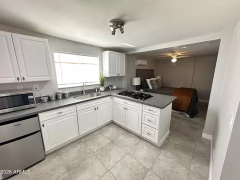 Kitchen - 1224 E Hayward Ave, Phoenix, AZ 85020 photo 3 of 19