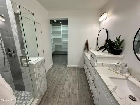 Bath - 1224 E Hayward Ave, Phoenix, AZ 85020 photo 1 of 13