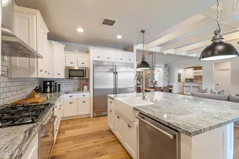 Kitchen - 3838 E Devonshire Ave, Phoenix, AZ 85018 photo 2 of 2