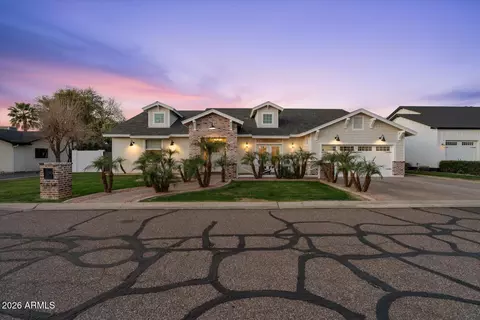 Exterior - 3838 E Devonshire Ave, Phoenix, AZ 85018 photo 3 of 10
