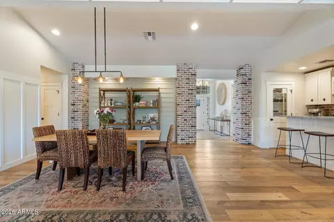 Dining - 3838 E Devonshire Ave, Phoenix, AZ 85018 photo 2 of 2