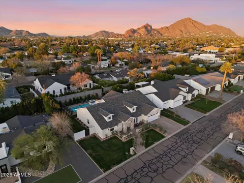 View/Area - 3838 E Devonshire Ave, Phoenix, AZ 85018 photo 2 of 3