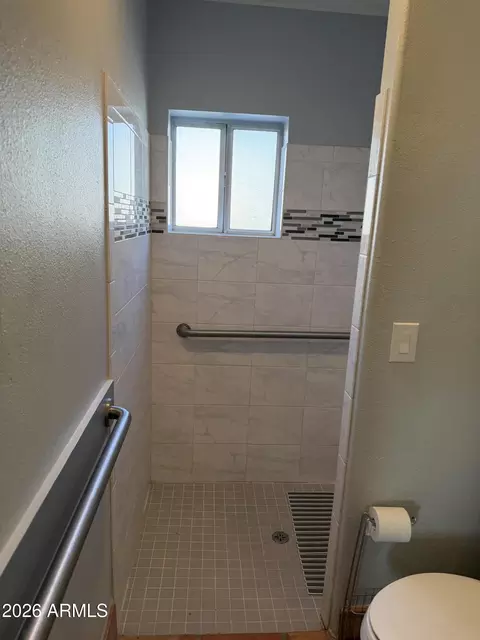 Bath - 13746 E 49th St, Yuma, AZ 85367 photo 2 of 3