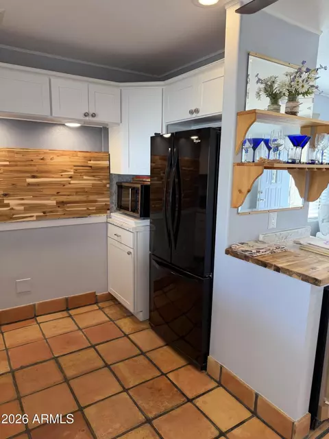 Kitchen - 13746 E 49th St, Yuma, AZ 85367 photo 5 of 8