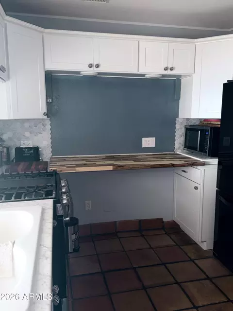 Kitchen - 13746 E 49th St, Yuma, AZ 85367 photo 8 of 8