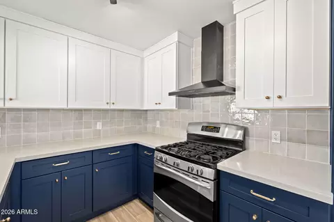 Kitchen - 108 E Monte Way, Phoenix, AZ 85042 photo 2 of 3