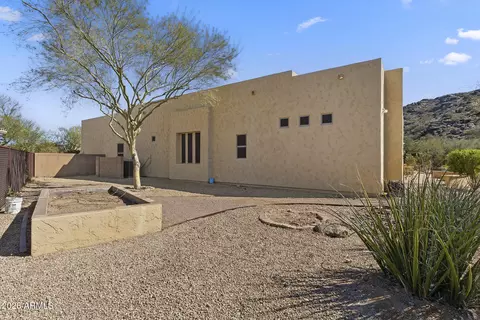 Exterior - 8608 S 28th Pl, Phoenix, AZ 85042 photo 11 of 21
