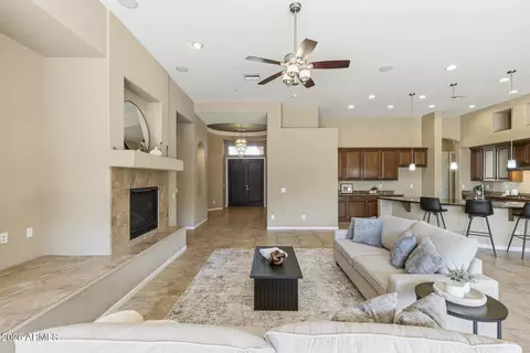 Living - 8608 S 28th Pl, Phoenix, AZ 85042 photo 5 of 9