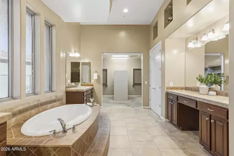 Bath - 8608 S 28th Pl, Phoenix, AZ 85042 photo 3 of 14
