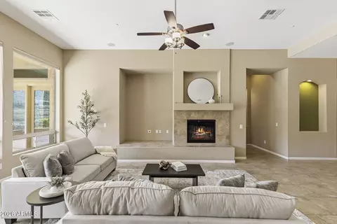 Living - 8608 S 28th Pl, Phoenix, AZ 85042 photo 7 of 9