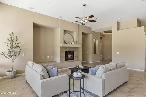 Living - 8608 S 28th Pl, Phoenix, AZ 85042 photo 4 of 9