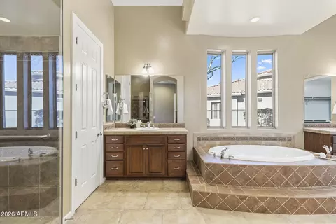 Bath - 8608 S 28th Pl, Phoenix, AZ 85042 photo 2 of 14